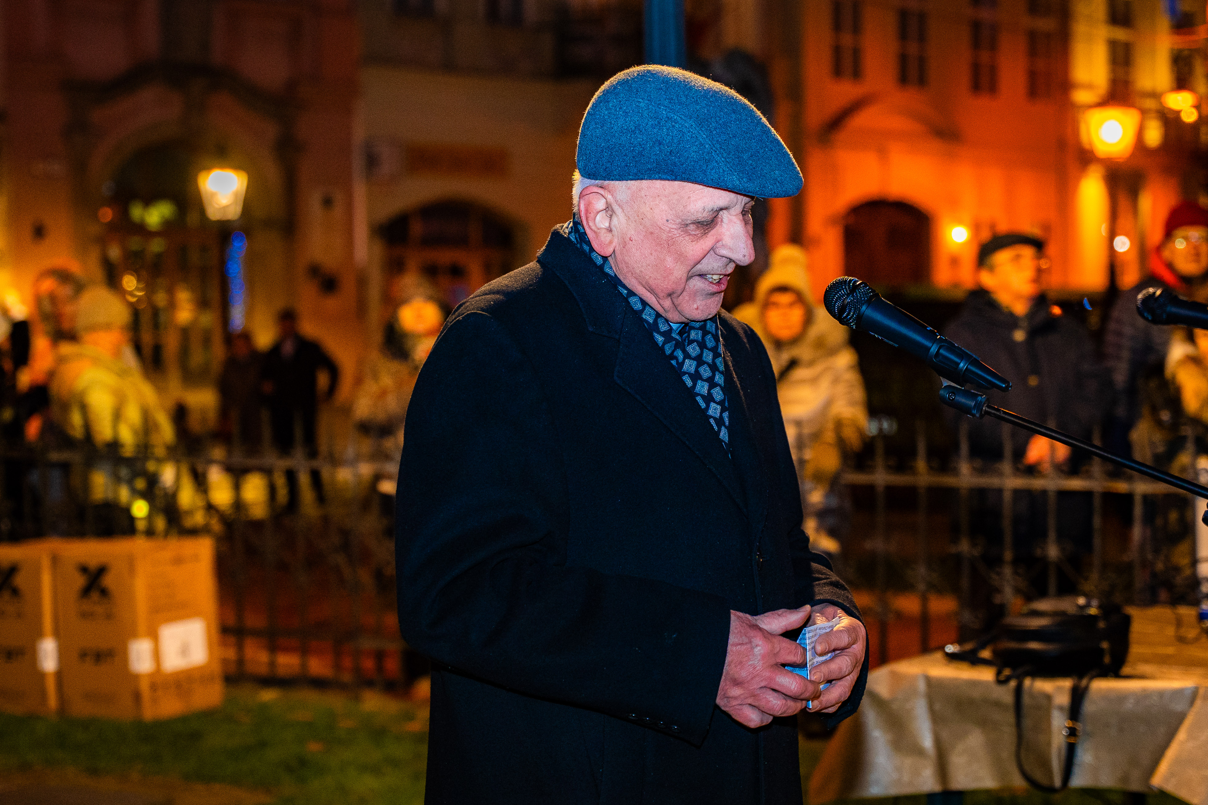 obrad zapalenia prvej chanukovej sviecky  -15